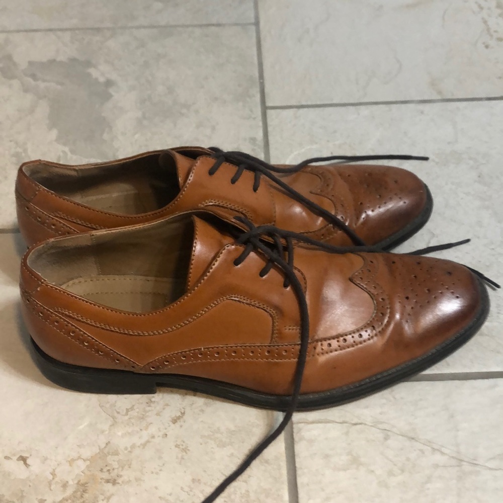 tan dress shoes